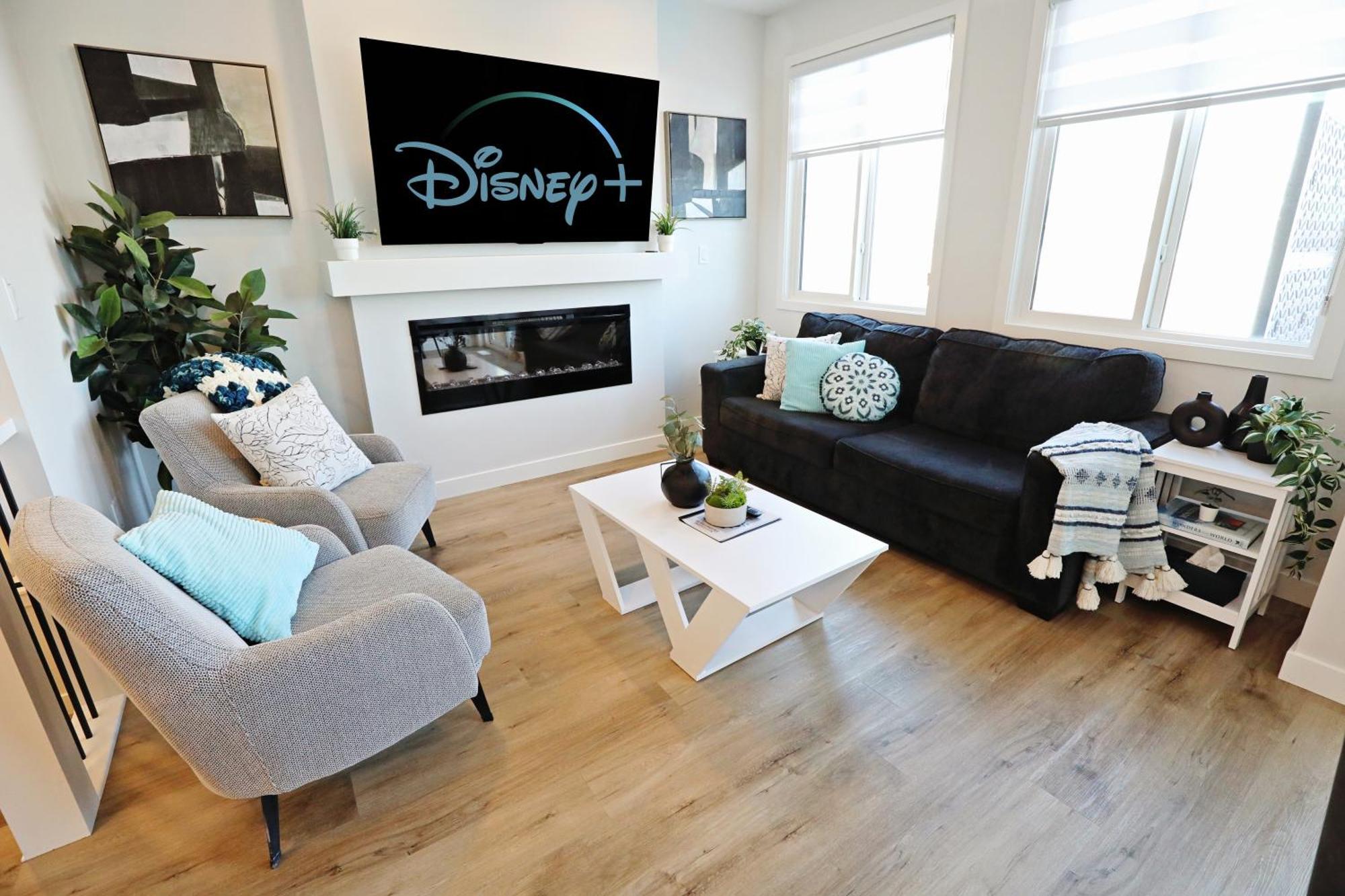 Stylish Home With 3 King Beds,Garage,Disney+ Edmonton Buitenkant foto